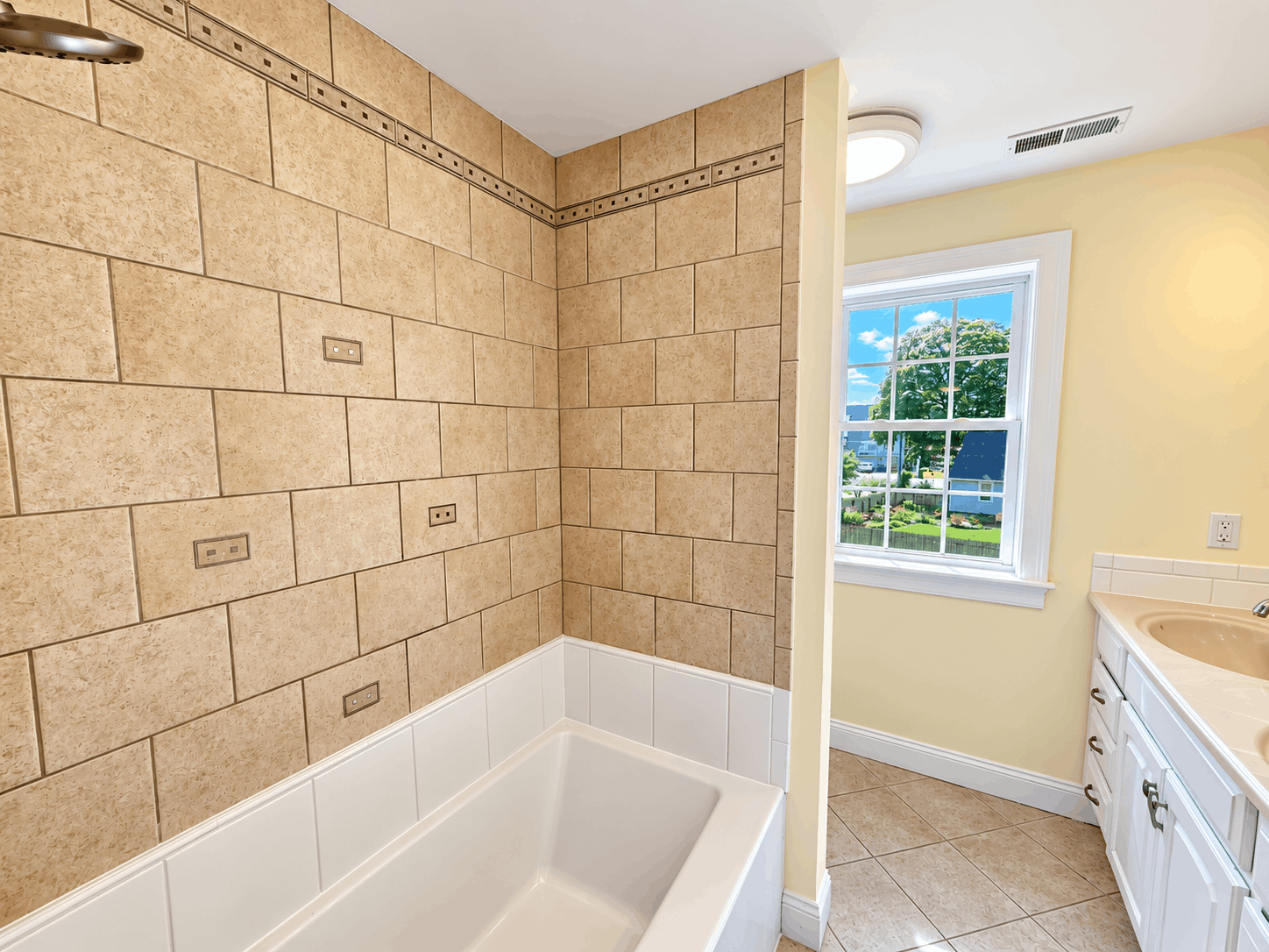 Real estate photography sample bath
